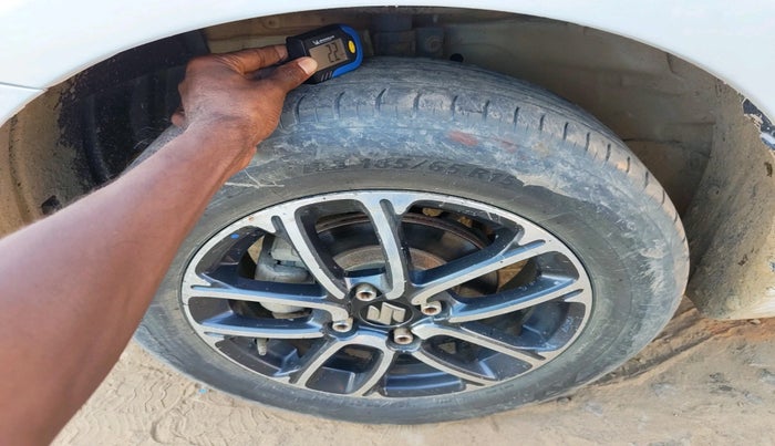 2015 Maruti Ciaz VXI, Petrol, Manual, 1,24,659 km, tyre