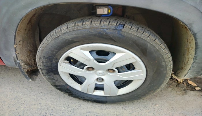 2016 Renault Kwid RXT 0.8, Petrol, Manual, 62,805 km, tyre