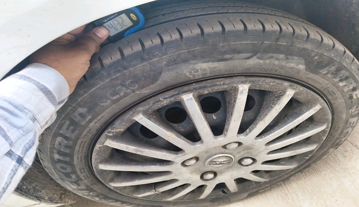 2023 Tata ALTROZ XM PLUS PETROL, Petrol, Manual, 35,615 km, tyre