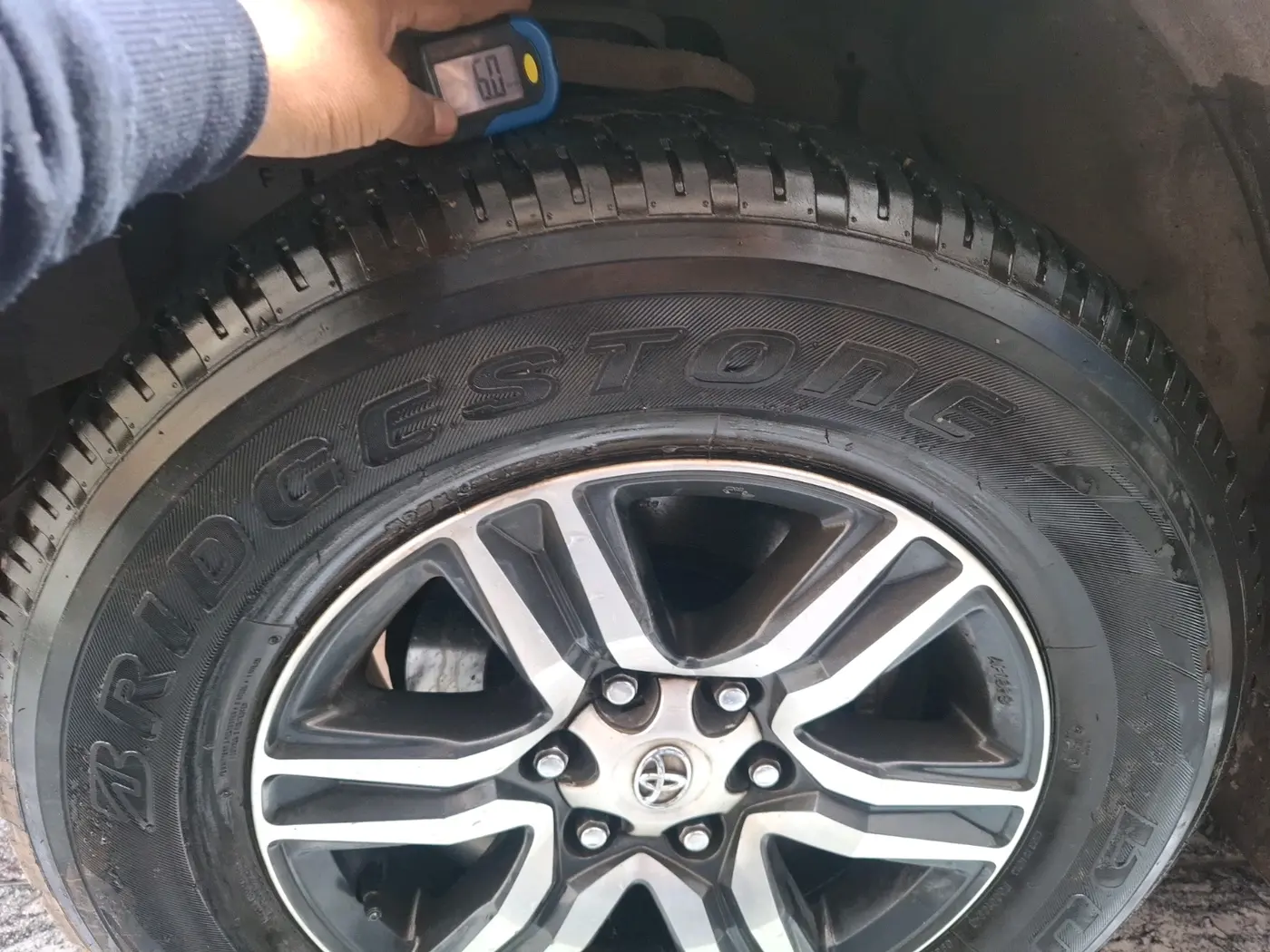 2017 Toyota Fortuner 2.8 4X2 AT, Diesel, Automatic, 61,371 km, tyre