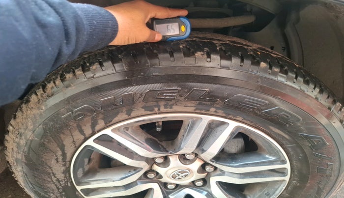 2017 Toyota Fortuner 2.8 4X2 AT, Diesel, Automatic, 61,371 km, tyre