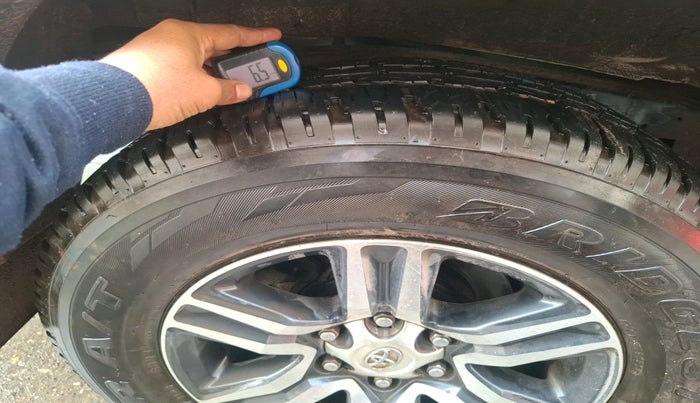 2017 Toyota Fortuner 2.8 4X2 AT, Diesel, Automatic, 61,371 km, tyre