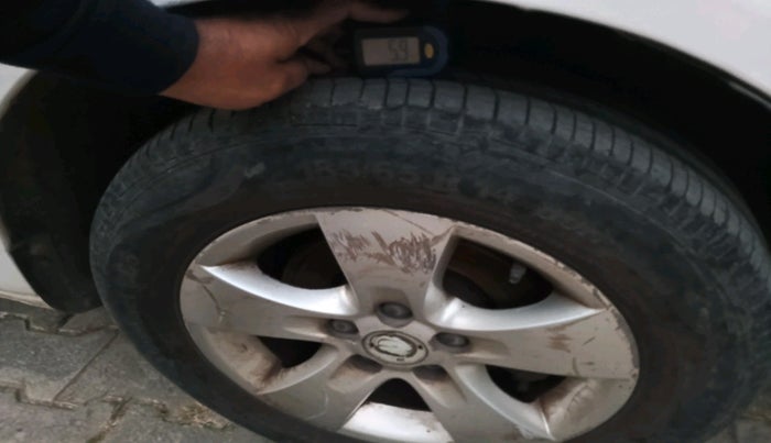 2010 Skoda Fabia ELEGANCE 1.2 MPI, Petrol, Manual, 1,16,845 km, tyre