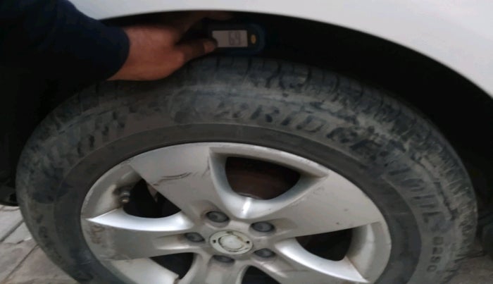 2010 Skoda Fabia ELEGANCE 1.2 MPI, Petrol, Manual, 1,16,845 km, tyre