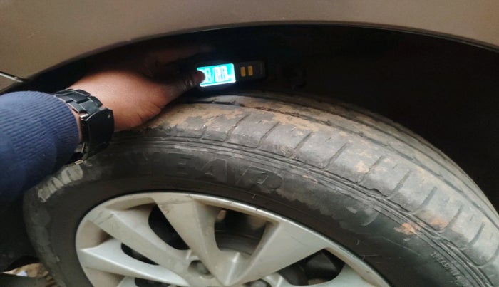 2012 Maruti Ertiga ZXI, Petrol, Manual, 88,365 km, tyre