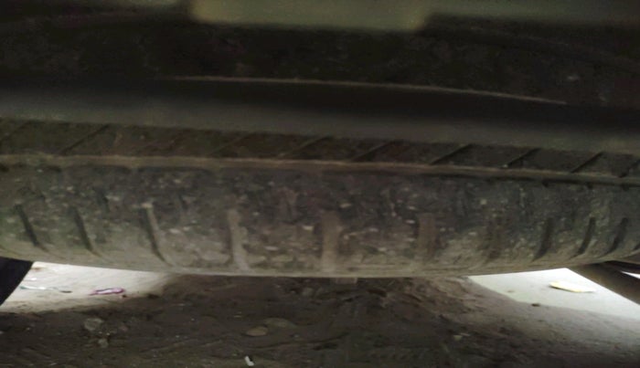 2012 Maruti Ertiga ZXI, Petrol, Manual, 88,365 km, tyre