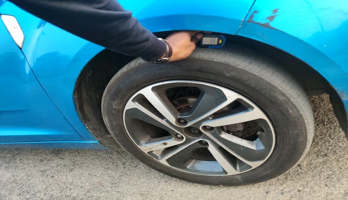 2021 Tata ALTROZ XZ PETROL, Petrol, Manual, 50,985 km, tyre