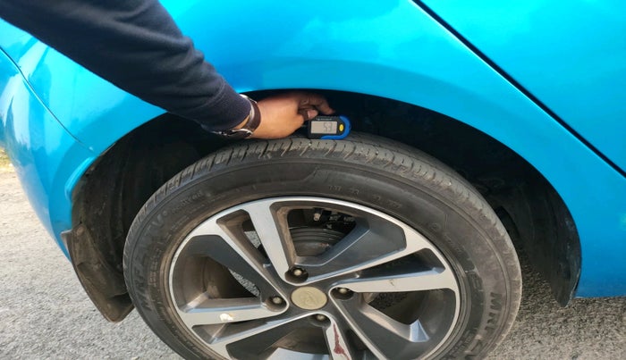 2021 Tata ALTROZ XZ PETROL, Petrol, Manual, 50,985 km, tyre