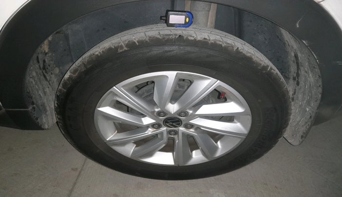 2021 Volkswagen TAIGUN GT 1.5 TSI MT, Petrol, Manual, 78,168 km, tyre