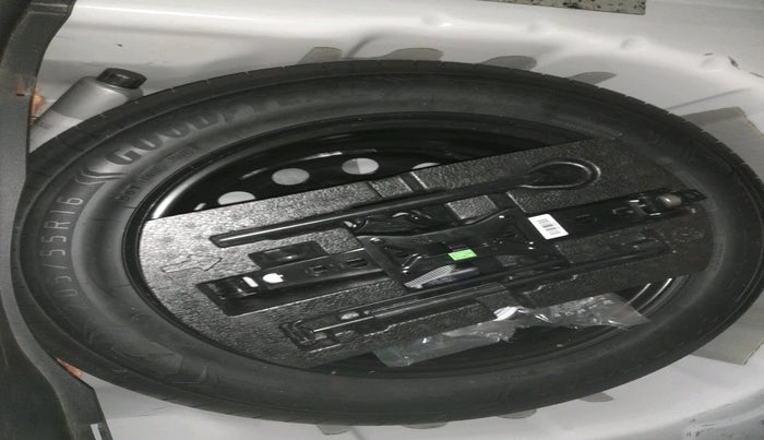 2021 Volkswagen TAIGUN GT 1.5 TSI MT, Petrol, Manual, 78,168 km, tyre