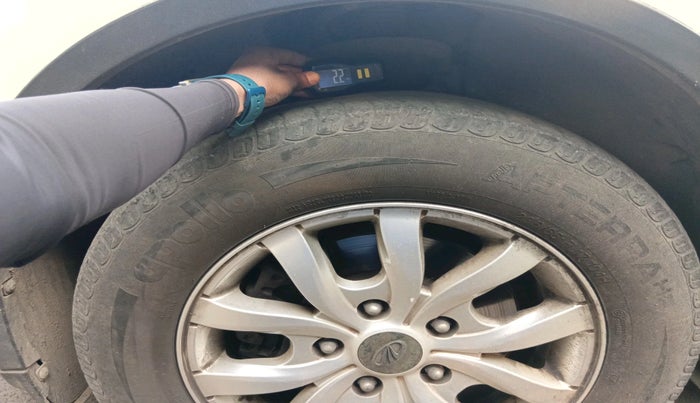 2015 Mahindra XUV500 W10, Diesel, Manual, 35,955 km, tyre