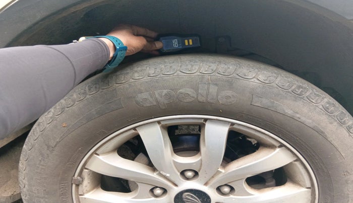 2015 Mahindra XUV500 W10, Diesel, Manual, 35,955 km, tyre