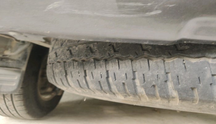 2010 Toyota Fortuner 3.0 4X4 MT, Diesel, Manual, 2,28,330 km, tyre