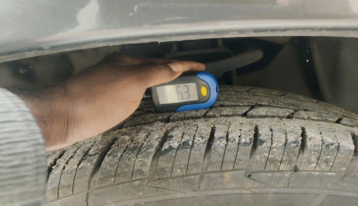 2010 Toyota Fortuner 3.0 4X4 MT, Diesel, Manual, 2,28,330 km, tyre