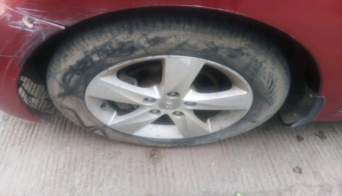 2014 Hyundai New Elantra 1.6 SX AT DIESEL, Diesel, Automatic, 1,09,537 km, tyre