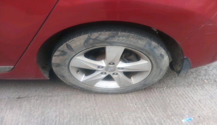 2014 Hyundai New Elantra 1.6 SX AT DIESEL, Diesel, Automatic, 1,09,537 km, tyre