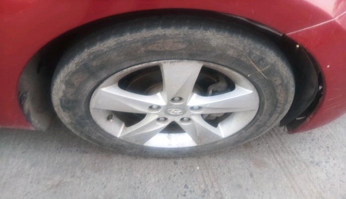 2014 Hyundai New Elantra 1.6 SX AT DIESEL, Diesel, Automatic, 1,09,537 km, tyre