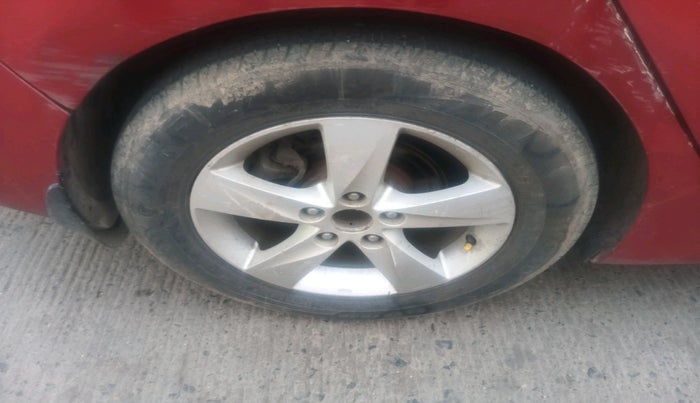 2014 Hyundai New Elantra 1.6 SX AT DIESEL, Diesel, Automatic, 1,09,537 km, tyre