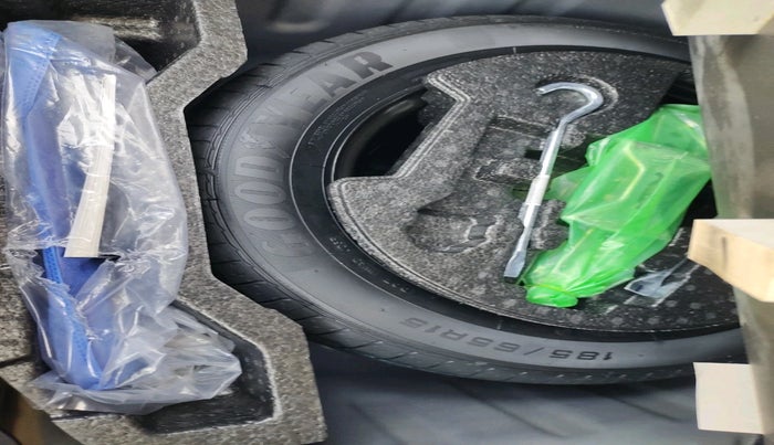 2022 Maruti Ciaz ZETA AT 1.5  SHVS PETROL, Petrol, Automatic, 63,056 km, tyre