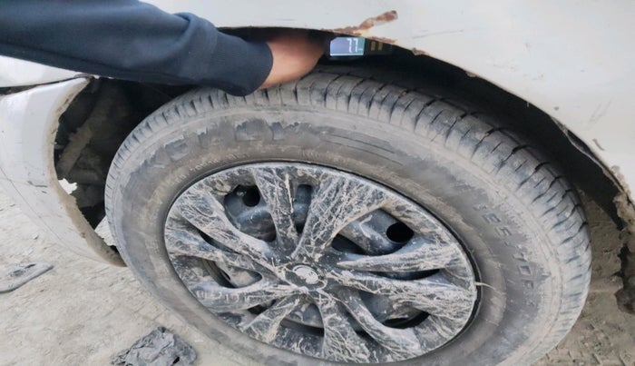 2014 Mahindra Verito Vibe CS 1.5 D4, Diesel, Manual, 24,526 km, tyre