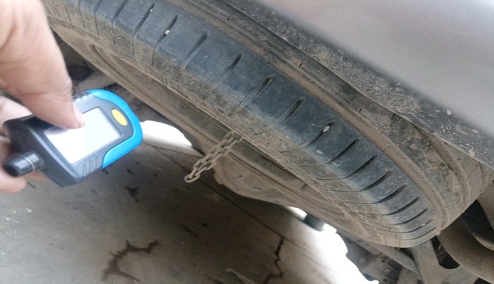 2019 Toyota Innova Crysta 2.8 ZX AT 7 STR, Diesel, Automatic, 68,130 km, tyre