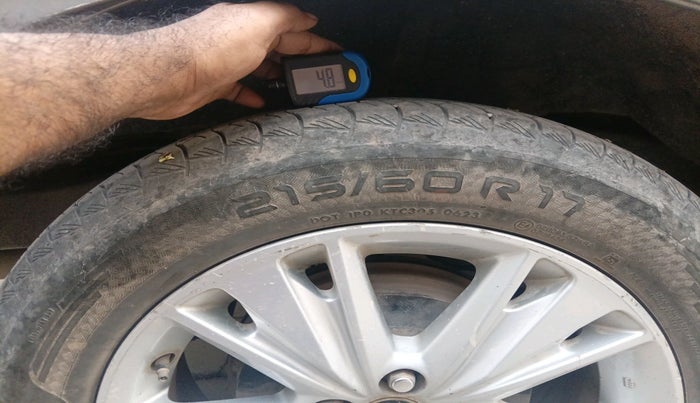 2019 Toyota Innova Crysta 2.8 ZX AT 7 STR, Diesel, Automatic, 68,130 km, tyre