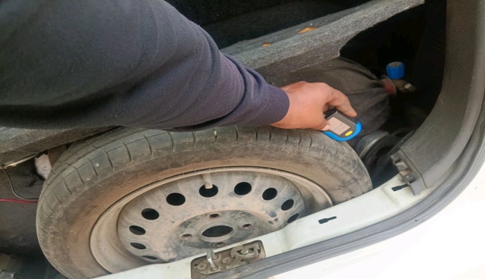 2016 Maruti Wagon R 1.0 VXI, Petrol, Manual, 1,42,407 km, tyre