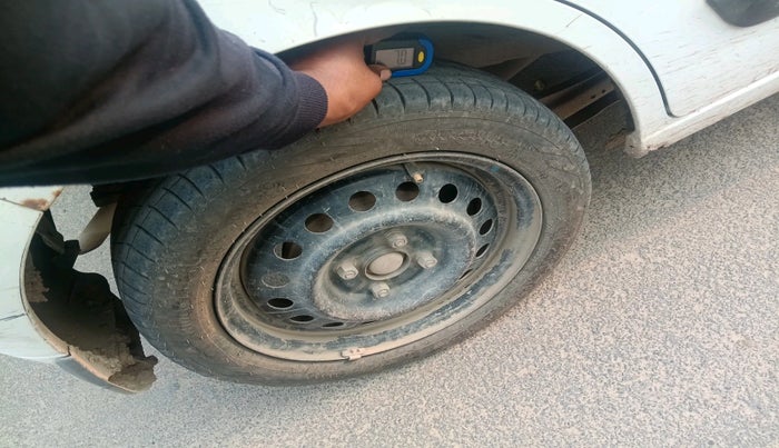 2016 Maruti Wagon R 1.0 VXI, Petrol, Manual, 1,42,407 km, tyre