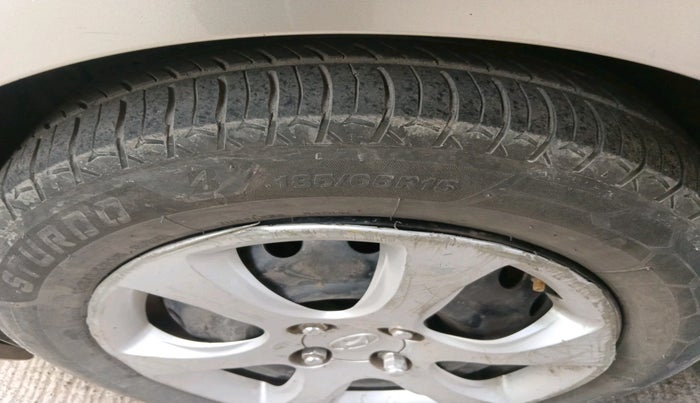 2013 Hyundai Verna FLUIDIC 1.6 VTVT SX AT, Petrol, Automatic, 40,316 km, tyre