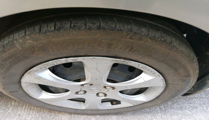 2013 Hyundai Verna FLUIDIC 1.6 VTVT SX AT, Petrol, Automatic, 40,316 km, tyre