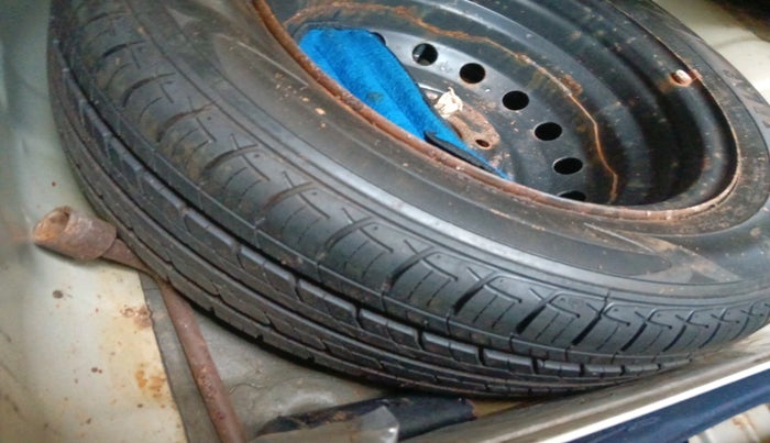 2013 Hyundai Verna FLUIDIC 1.6 VTVT SX AT, Petrol, Automatic, 40,316 km, tyre