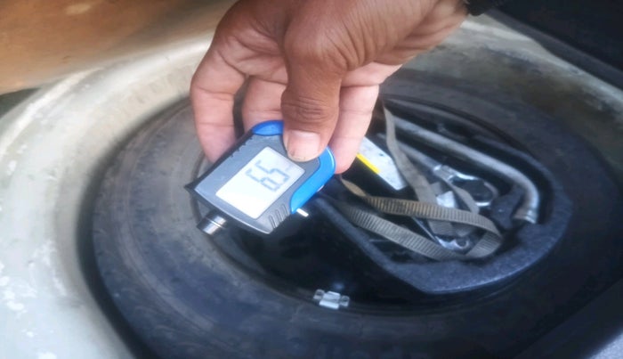 2013 Volkswagen Polo HIGHLINE1.2L, Petrol, Manual, 79,944 km, tyre