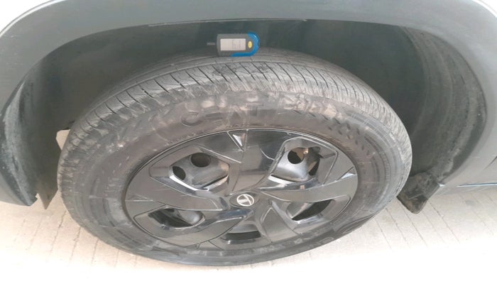 2023 Tata PUNCH ADVENTURE MT CNG , Petrol, Manual, 71,099 km, tyre