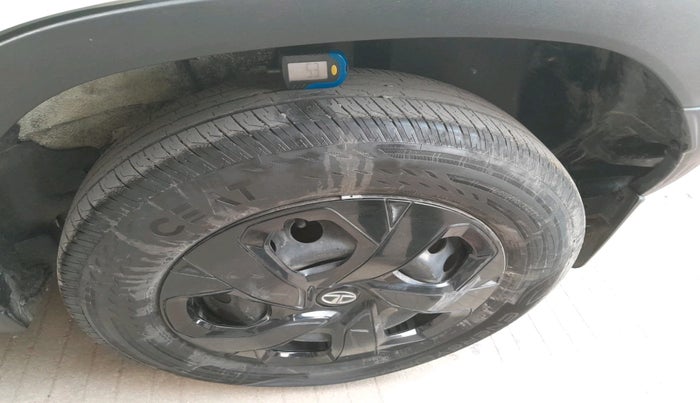 2023 Tata PUNCH ADVENTURE MT CNG , Petrol, Manual, 71,099 km, tyre