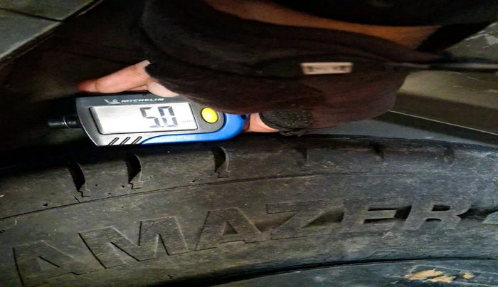 2011 Hyundai i10 ERA 1.1, Petrol, Manual, 1,08,497 km, tyre