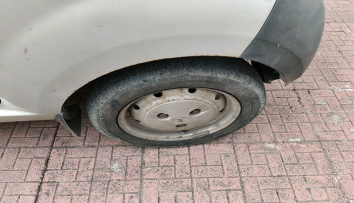 2014 Tata Nano CX, Petrol, Manual, 79,095 km, tyre