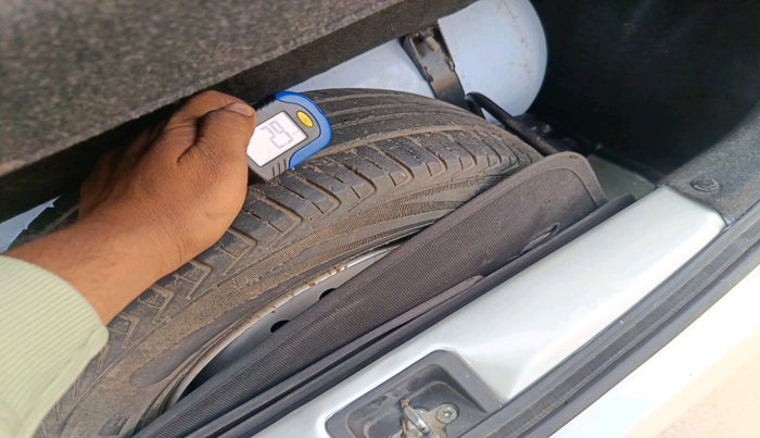 2020 Maruti New Wagon-R LXI CNG 1.0, Petrol, Manual, 1,33,776 km, tyre