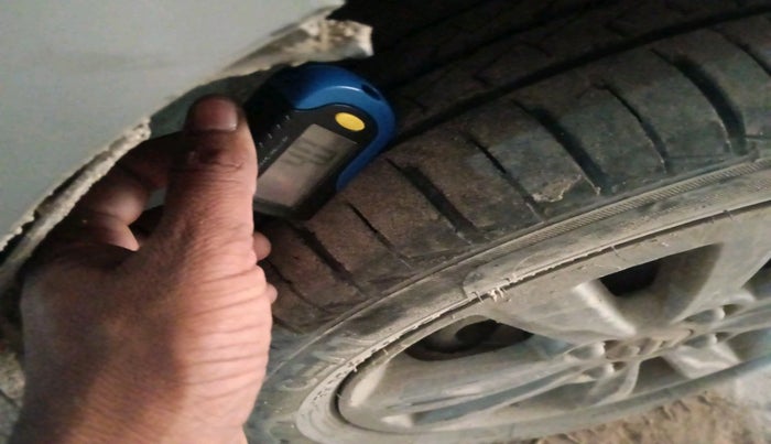 2015 Maruti Wagon R Stingray VXI, Petrol, Manual, 74,392 km, tyre