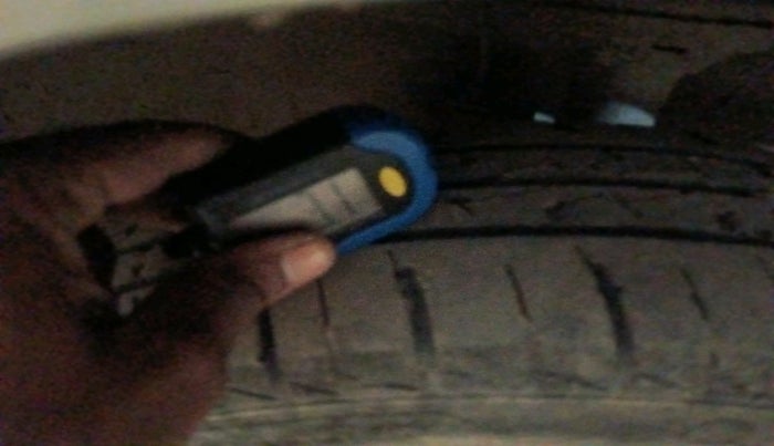 2015 Maruti Wagon R Stingray VXI, Petrol, Manual, 74,392 km, tyre