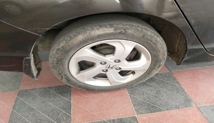 2015 Honda City 1.5L I-DTEC VX, Diesel, Manual, 1,17,479 km, tyre