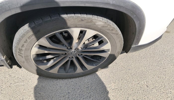 2021 MG HECTOR SHARP 2.0 DIESEL, Diesel, Manual, 96,609 km, tyre