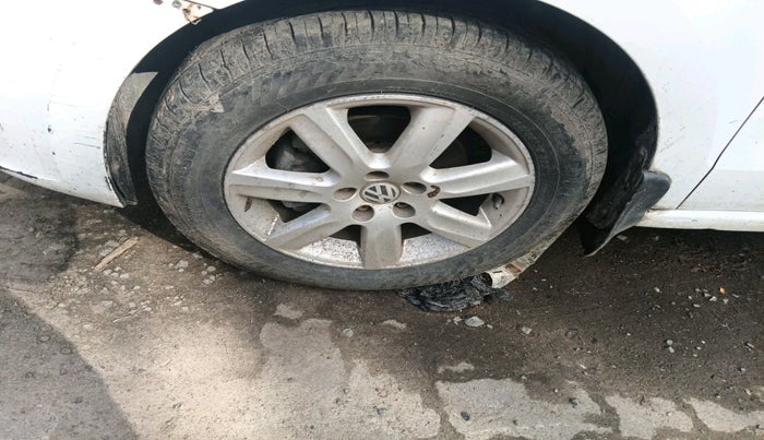 2011 Volkswagen Vento HIGHLINE DIESEL 1.6, Diesel, Manual, 15 km, tyre