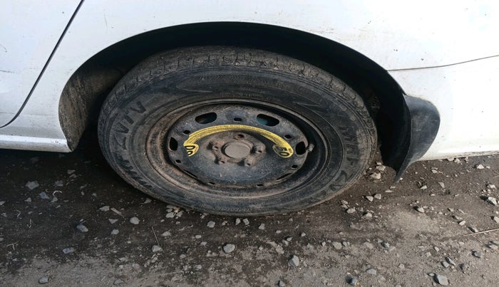 2011 Volkswagen Vento HIGHLINE DIESEL 1.6, Diesel, Manual, 15 km, tyre