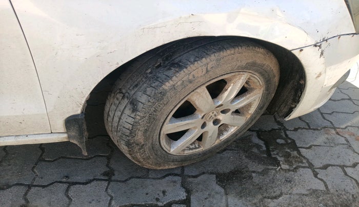 2011 Volkswagen Vento HIGHLINE DIESEL 1.6, Diesel, Manual, 15 km, tyre