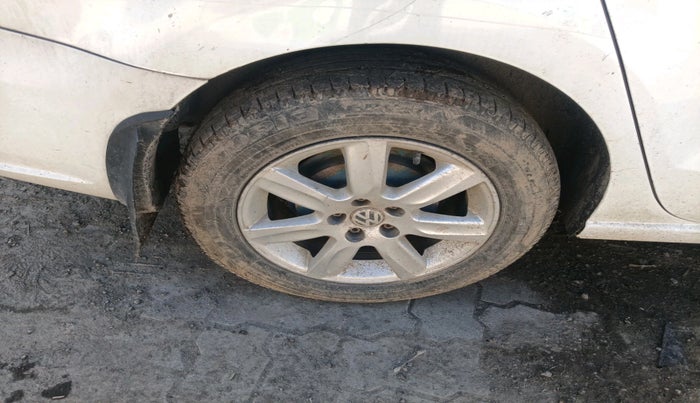 2011 Volkswagen Vento HIGHLINE DIESEL 1.6, Diesel, Manual, 15 km, tyre