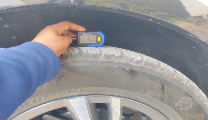 2023 Mahindra XUV700 AX 5 D MT 5 STR, Diesel, Manual, 84,141 km, tyre