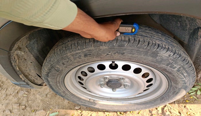 2021 Maruti Vitara Brezza LXI, Petrol, Manual, 29,788 km, tyre