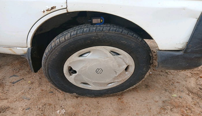 2012 Maruti Eeco 5 STR CNG WITH HTR, Petrol, Manual, 2,21,647 km, tyre