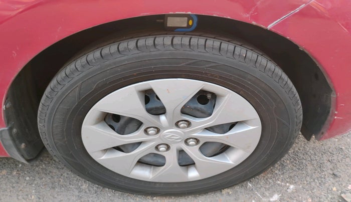 2015 Hyundai Xcent S 1.2, Petrol, Manual, 64,192 km, tyre