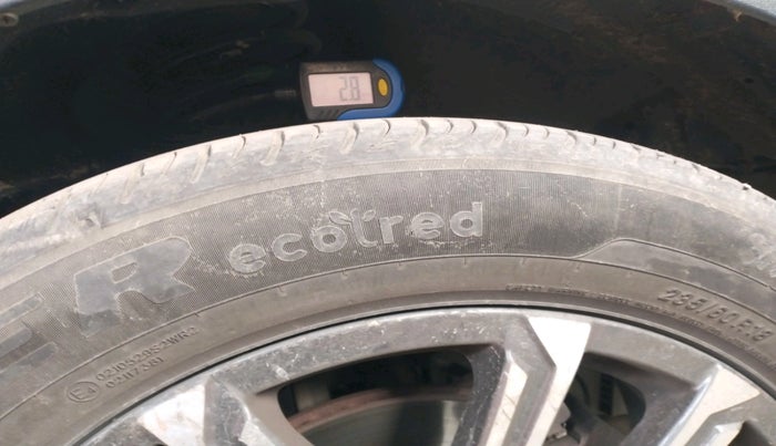 2022 Mahindra XUV700 AX 7 LUXURY D AT 7 STR, Diesel, Automatic, 97,696 km, tyre